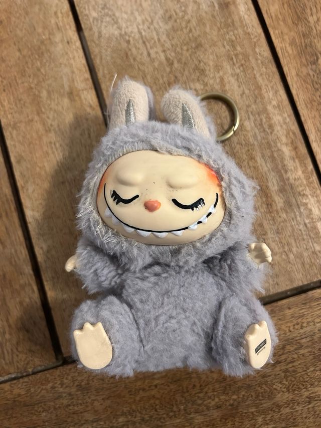 Labubu gris original