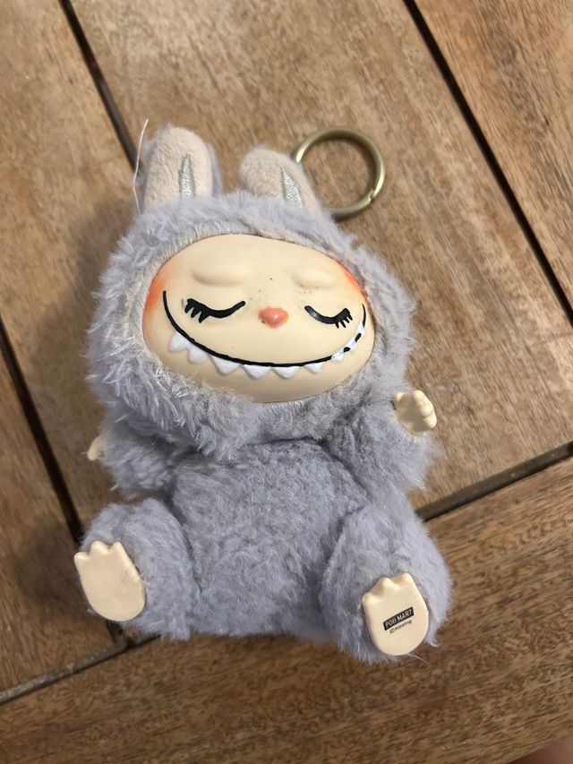 Labubu gris original