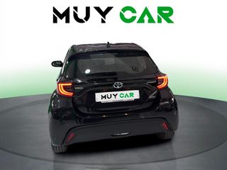Toyota Yaris 120H Active Tech 85 kW (116 CV)