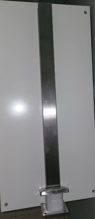 Poste de acero inoxidable