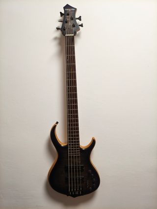 Bajo Marcus Miller M7 Swamp Ash 5 cuerdas