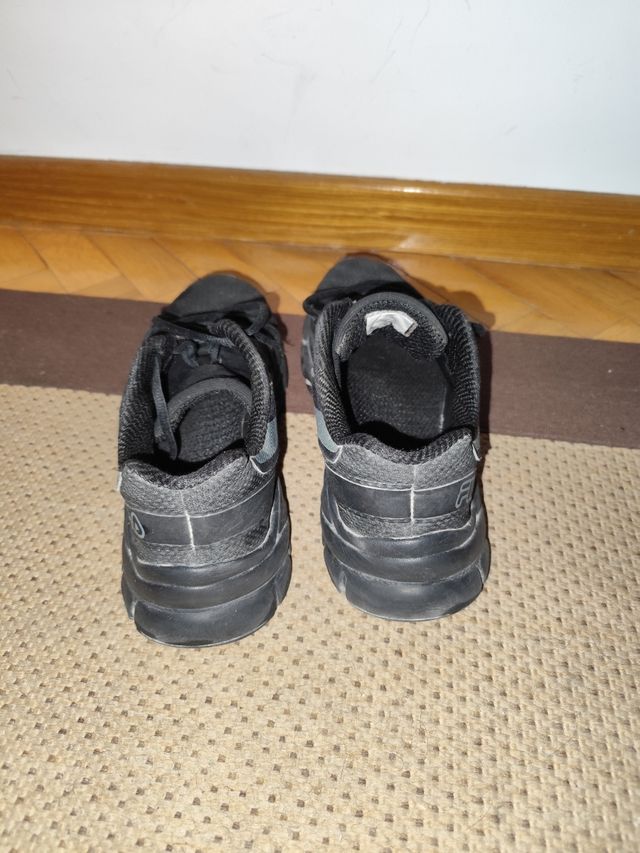 Zapatillas Fila Negras