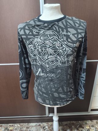 Camiseta Desigual manga larga gris y2k