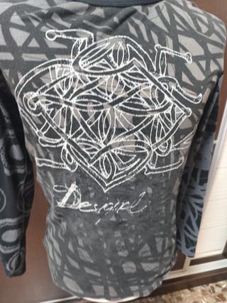 Camiseta Desigual manga larga gris y2k