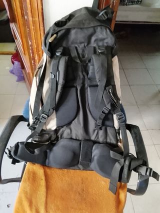 Mochila Senderismo Beige y Negra