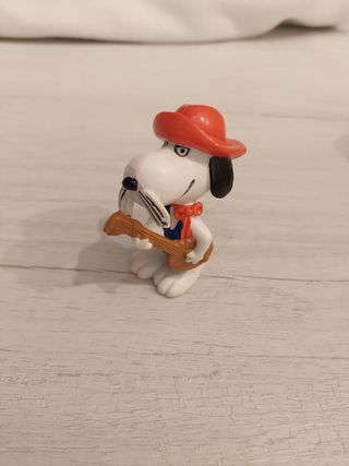 5 figure Snoopy