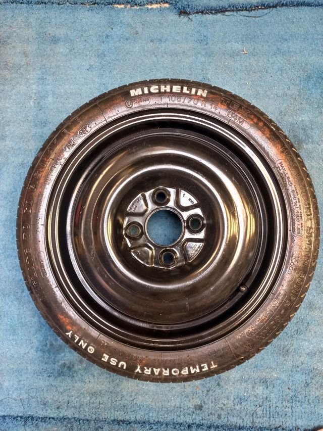 Rueda de repuesto Michelin galleta 105/70 R14