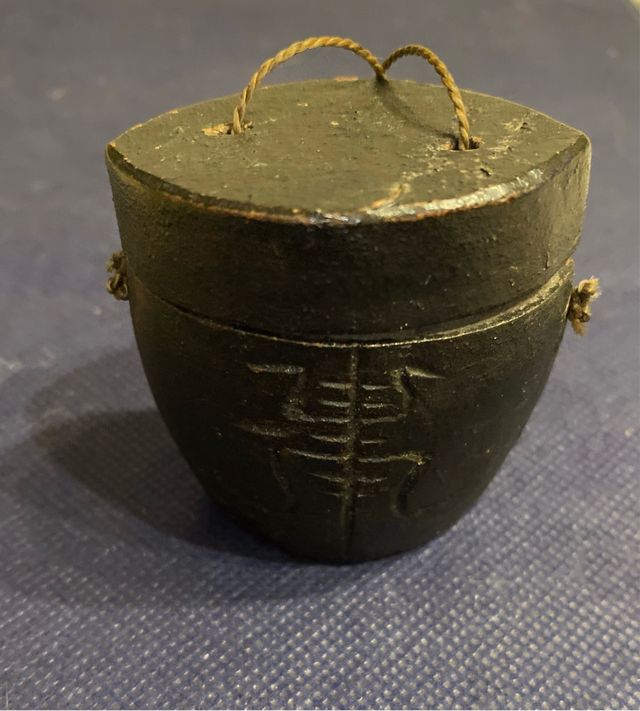 Antico porta medicine cinese in legno