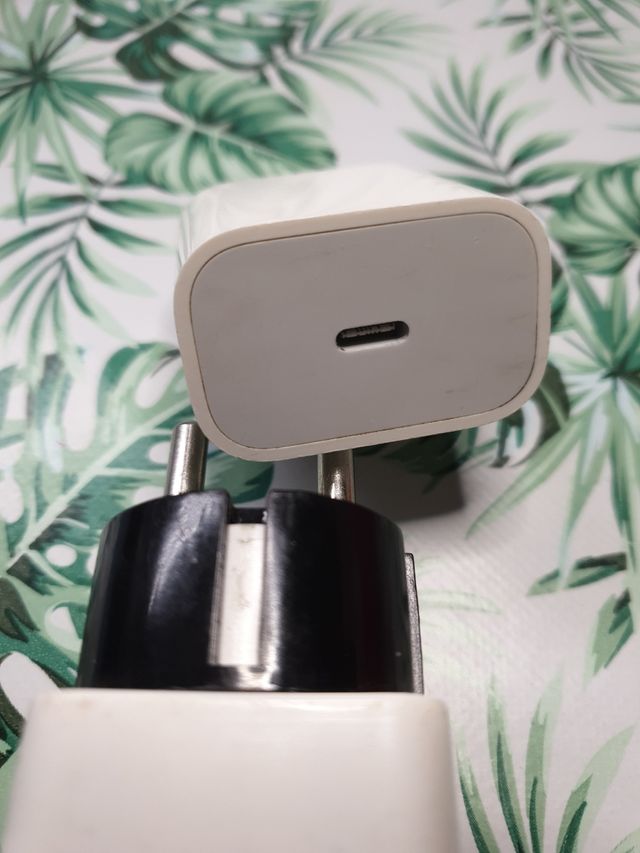 Cargador Apple A1720 Original