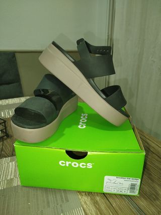 Sandalias Crocs Brooklyn Low Wedge Mujer Talla 37