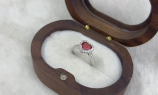 Anillo Corazón Plata y Moissanita Roja