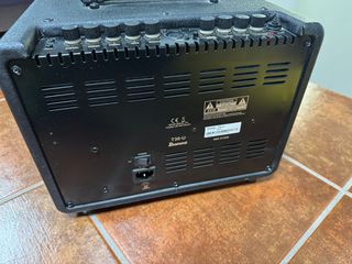 Amplificador para guitarra acustica Ibañez