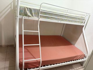 Cama litera 1.50 y la otra de 1.20 con colchones