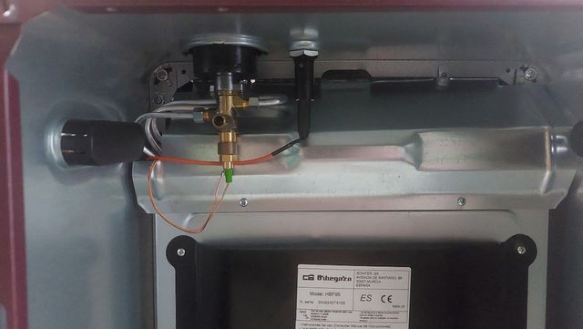 Estufa Orbegozo Negra y Roja