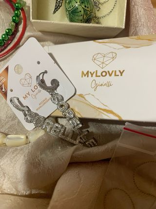 Lotto bigiotteria donna oro e multicolor