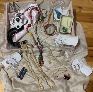 Lotto bigiotteria donna oro e multicolor