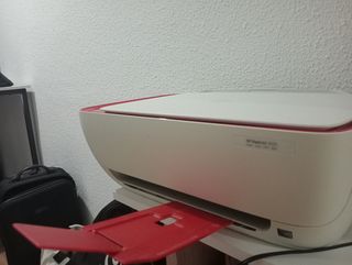 Impresora y Escáner HP Roja y Blanca