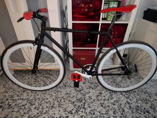 Bicicleta Fixie Negra mate, Ruedas Blancas