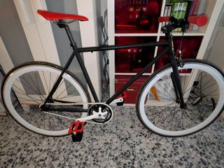Bicicleta Fixie Negra mate, Ruedas Blancas