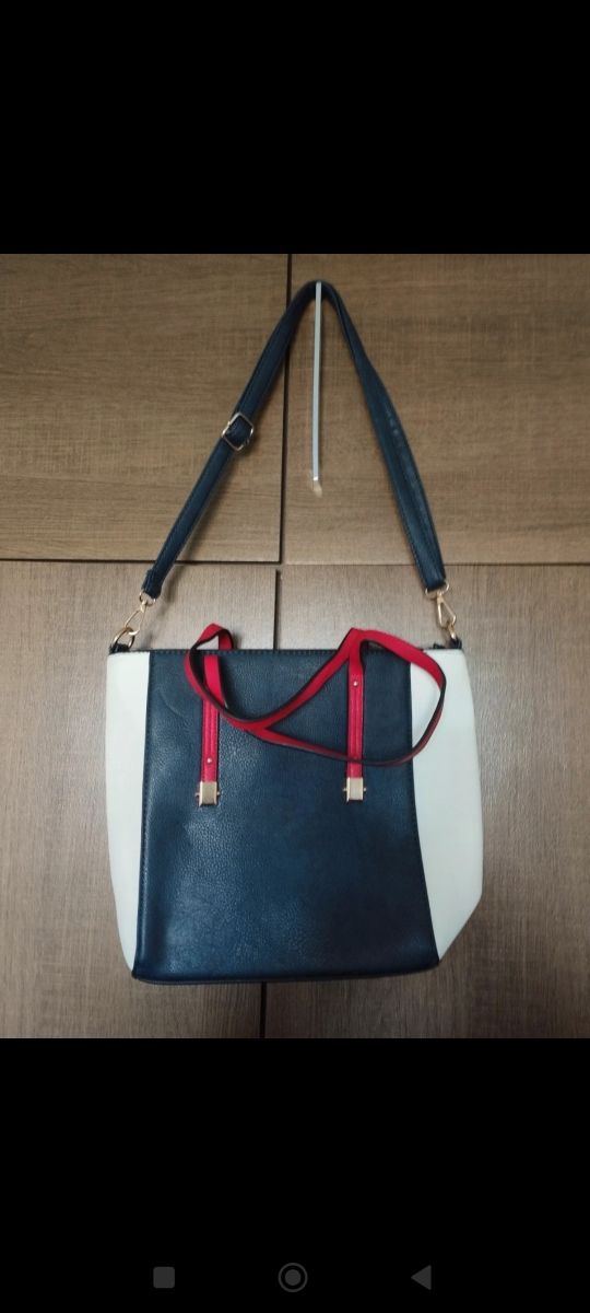 Carteira azul e branca