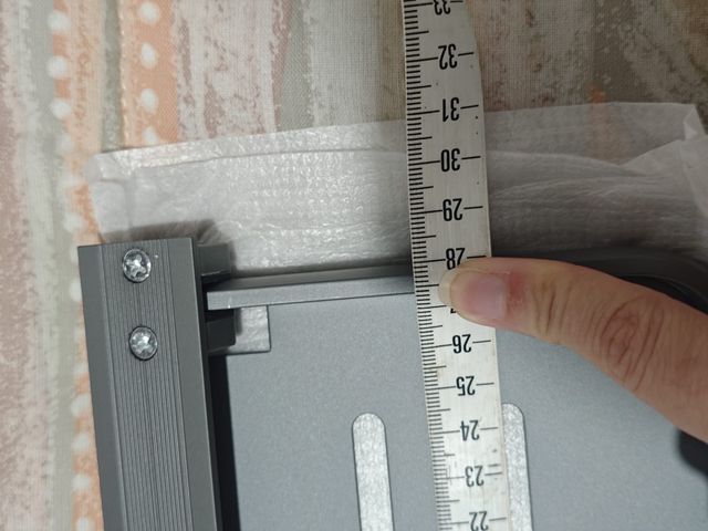 Prateleira de metal e plástico cinza