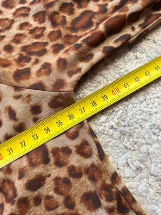 Blusa transparente con estampado de leopardo vintage