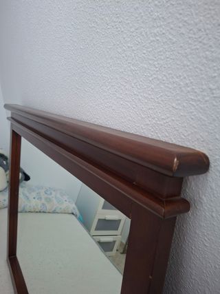 Espejo de madera con cristal
