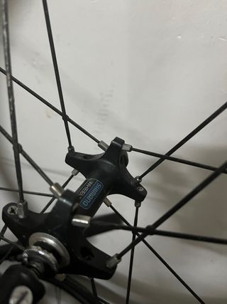 Bicicleta de carretera Giant Negra y Amarilla