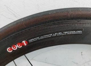 Bicicleta de carretera Giant Negra y Amarilla