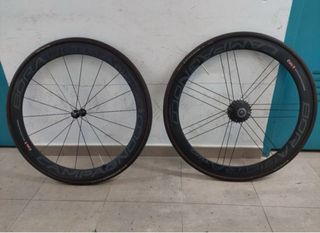 Bicicleta de carretera Giant Negra y Amarilla