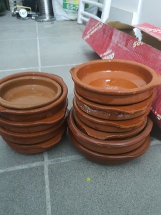 Piccoli vasi in terracotta