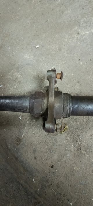 Porta corona, tuerca y eje doblado de ltz 400