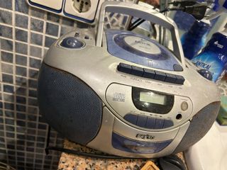 Radio CD Sanyo antigua
