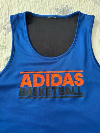 Camiseta Adidas Basketball reversible talla S