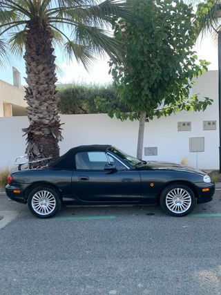 Coche descapotable Mazda,MX5.