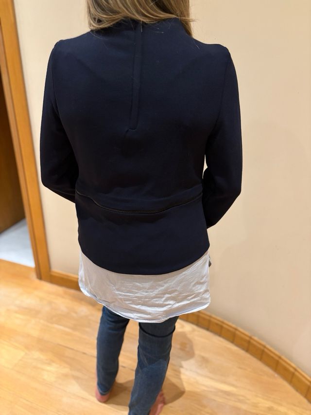 Jersey Zara azul con camisa incorporada