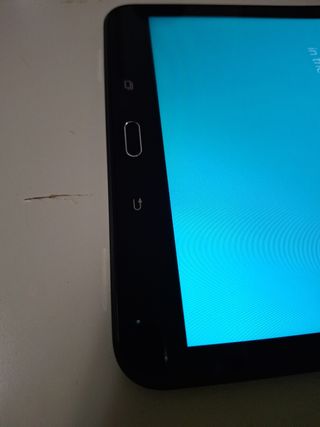 Tablet Samsung SM-T585