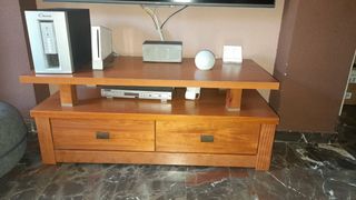 Mueble de salón madera y cristal