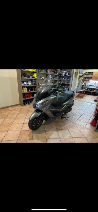 KYMCO GRAND DINK 300 cc Scooter