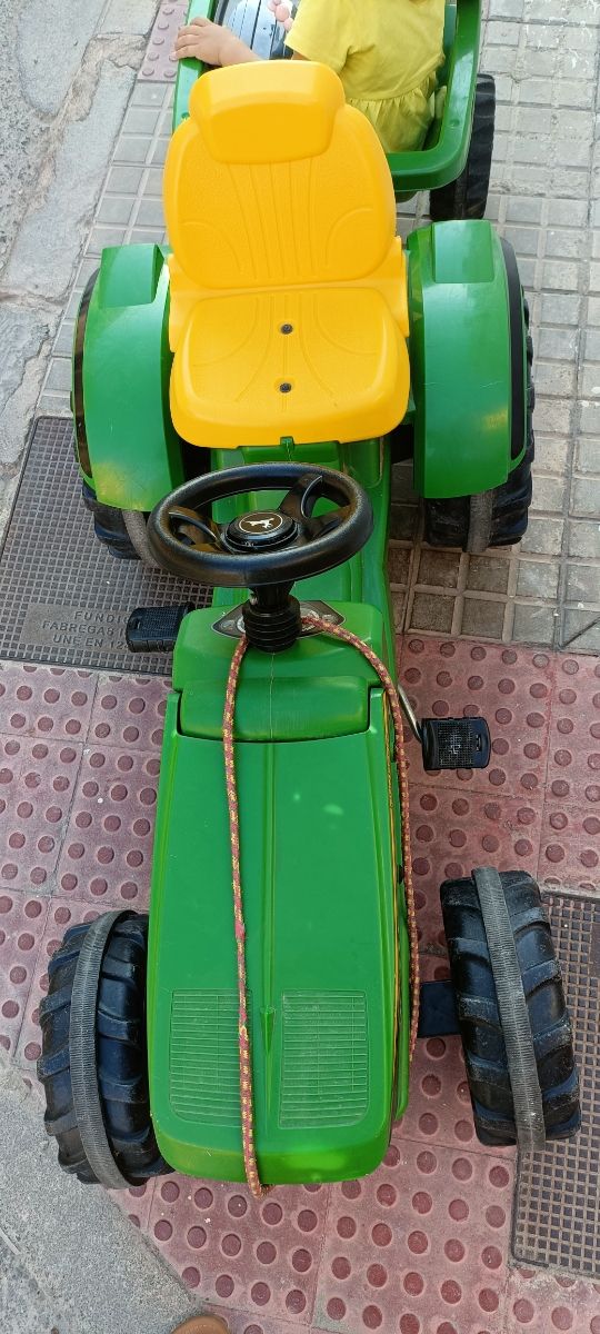 Tractor infantil John Deere