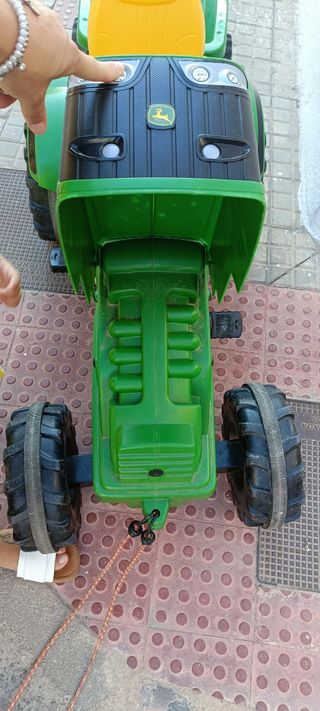 Tractor infantil John Deere