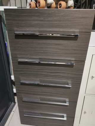 Cajonera de madera y metal