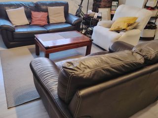 Pack de 2 Sofás de piel marrón y sillón reclinable
