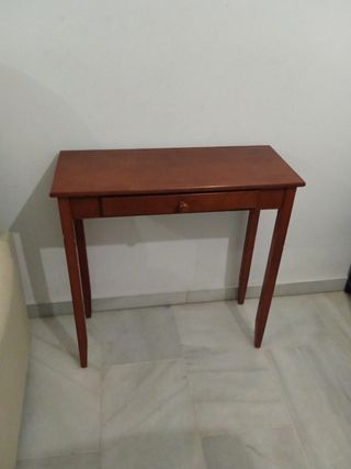 Mesa recibidor de madera