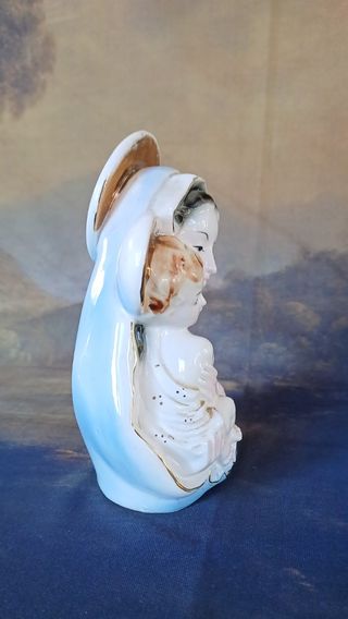Madonnina in porcellana con bambino
