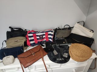 Lote 10 bolsos y 2 carteras
