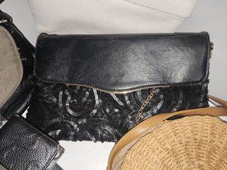 Lote 10 bolsos y 2 carteras