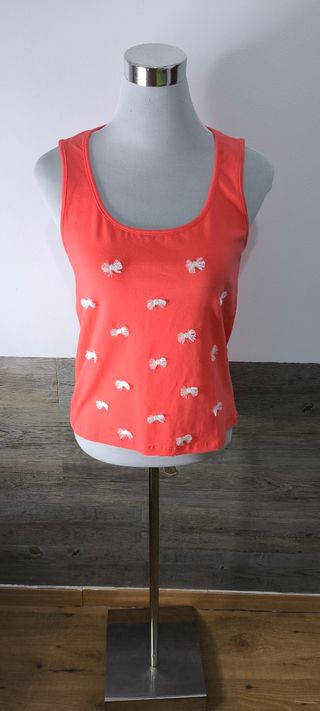 Camiseta coral tirantes con lacitos blancos