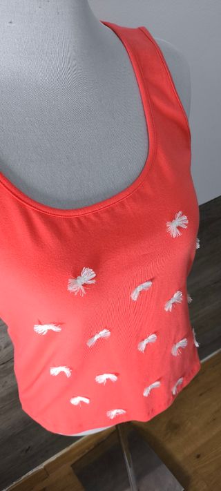 Camiseta coral tirantes con lacitos blancos