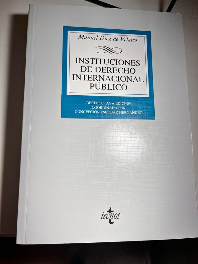 Libro de Derecho Internacional Público.